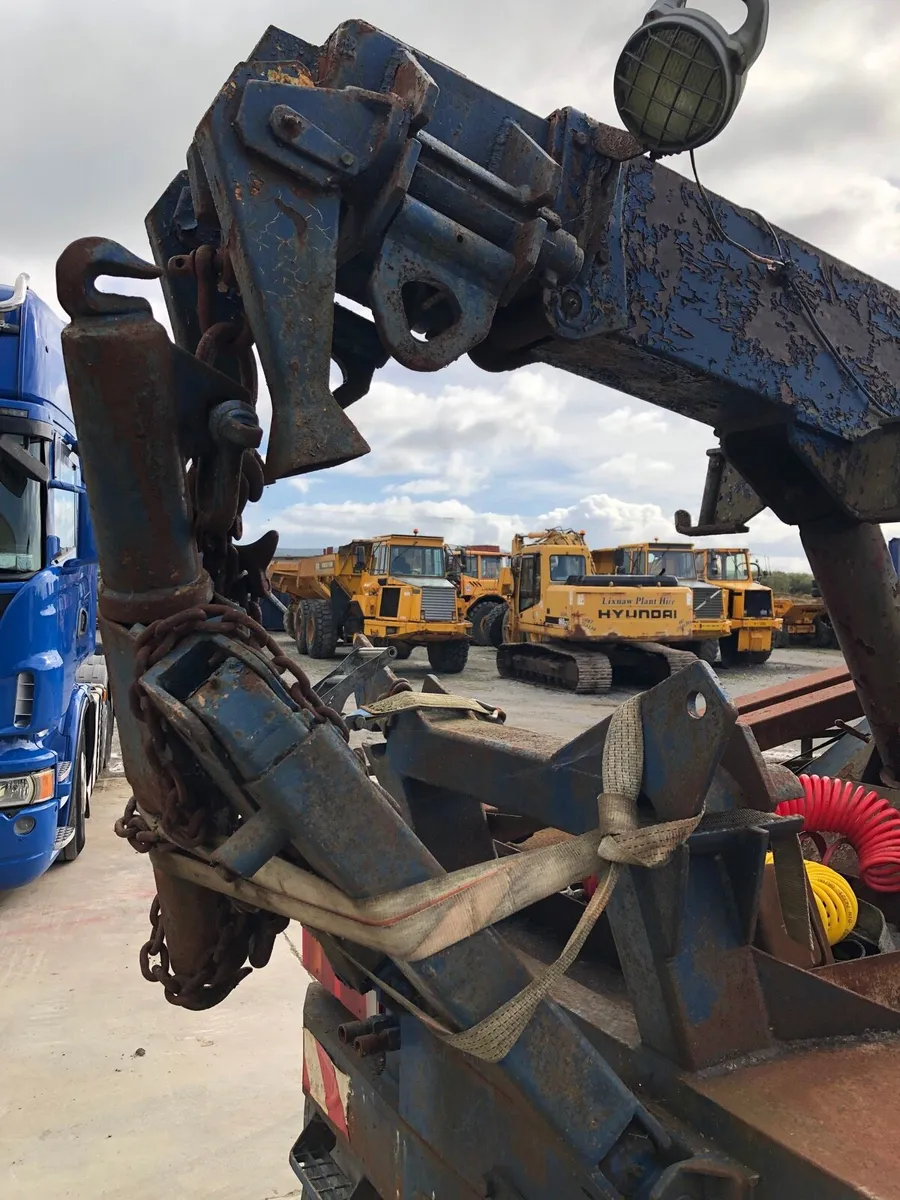 Volvo F10 recovery truck - Image 4