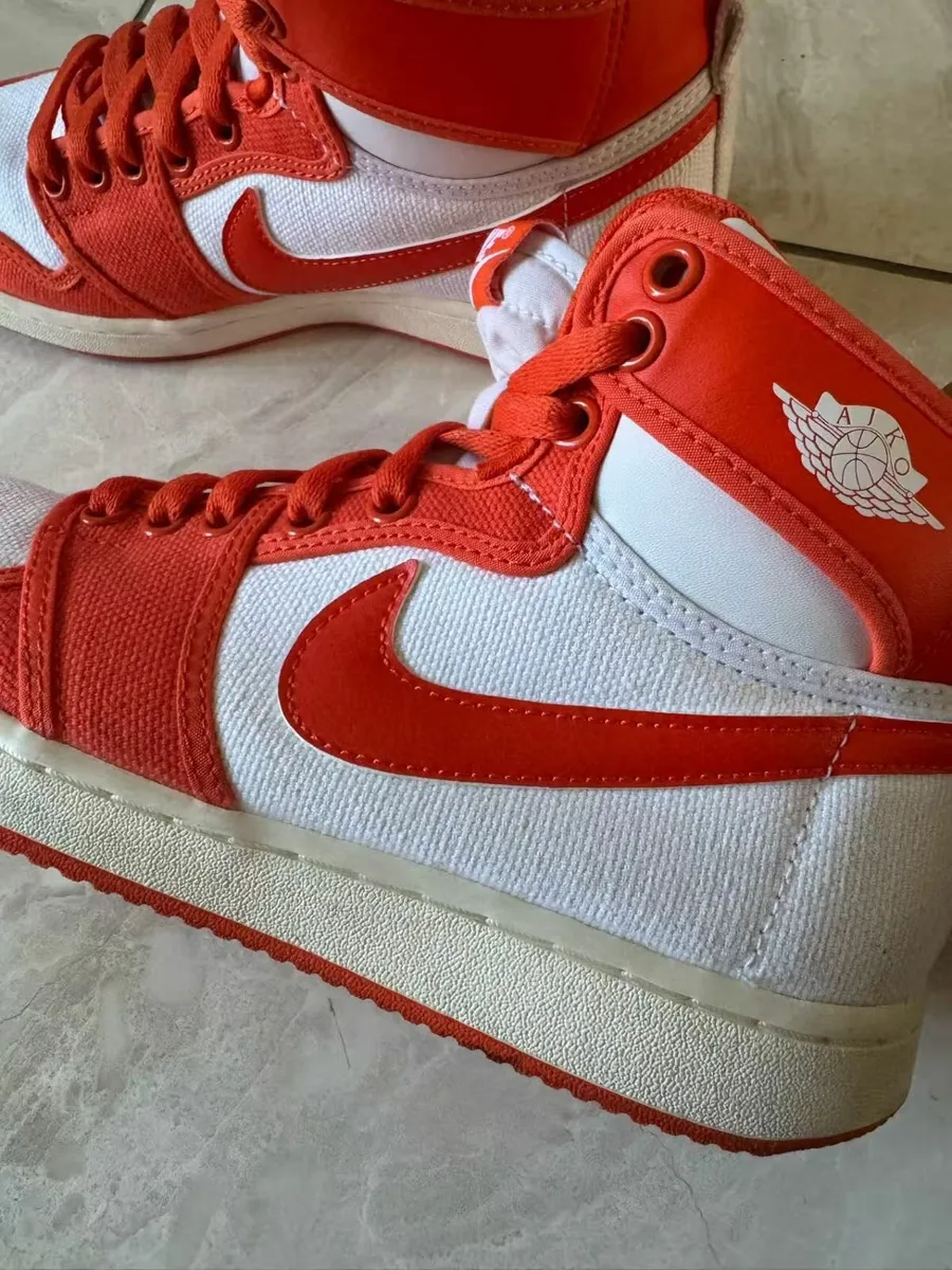 Near mint Air Jordan 1 KO Rush Orange - Image 1