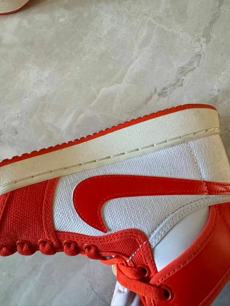 Near mint Air Jordan 1 KO Rush Orange - Image 3