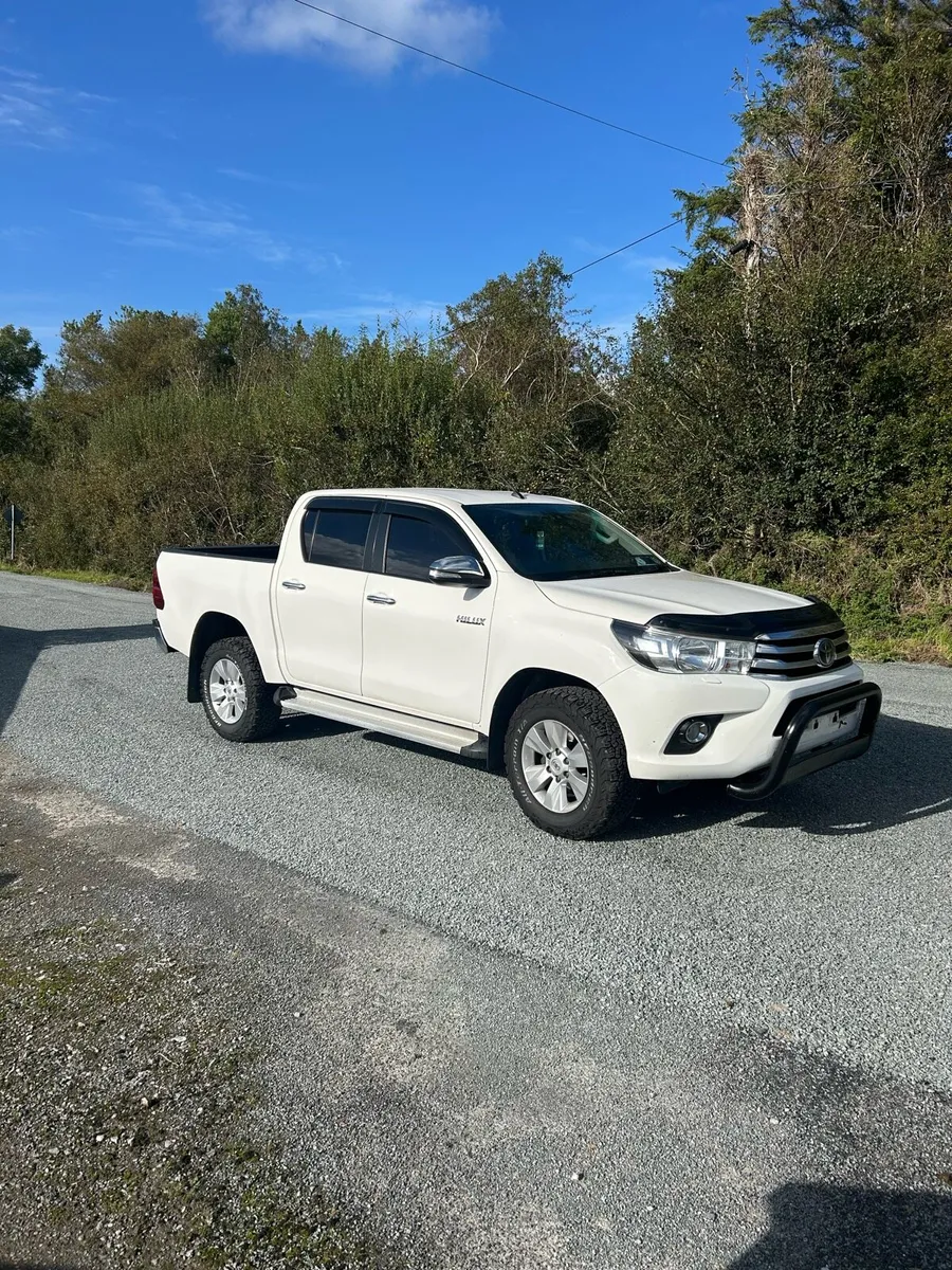 Toyota hilux - Image 2