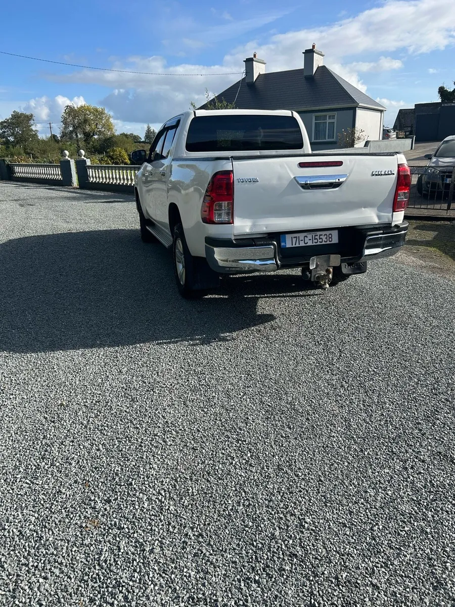 Toyota hilux - Image 3