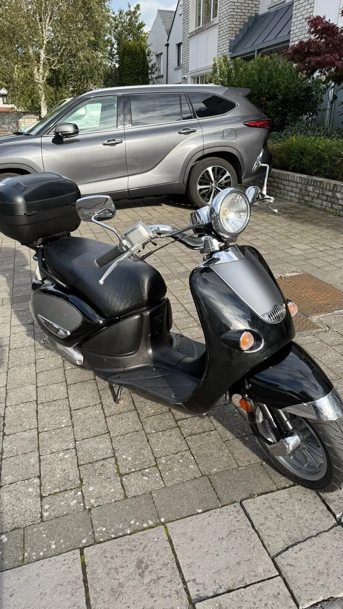 Aprilia 50cc Scooter (2011) - Low mileage - Image 2
