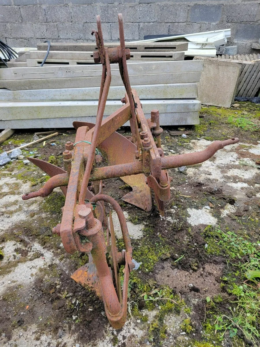 Antique farm machinery - Image 3