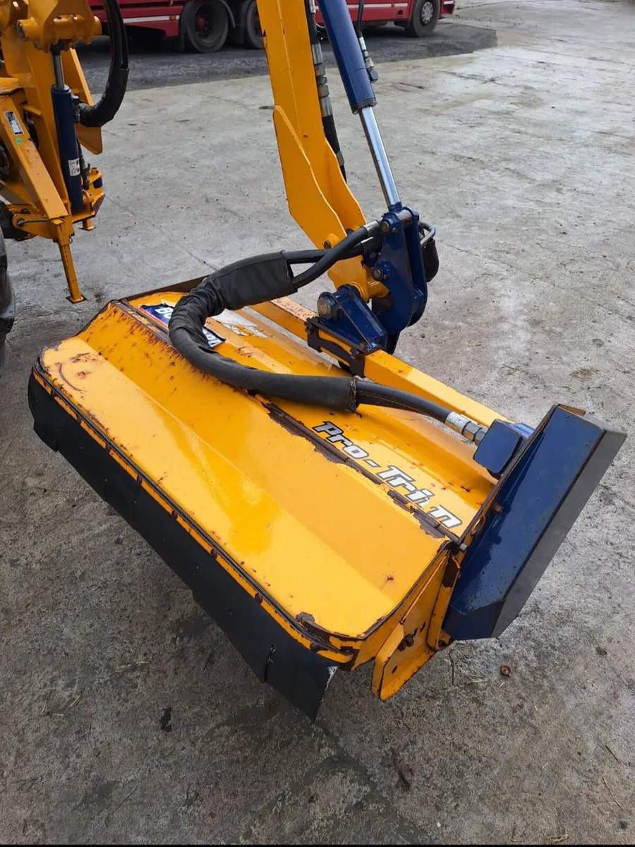 Bomford Kestrel Hedgecutter - Image 2