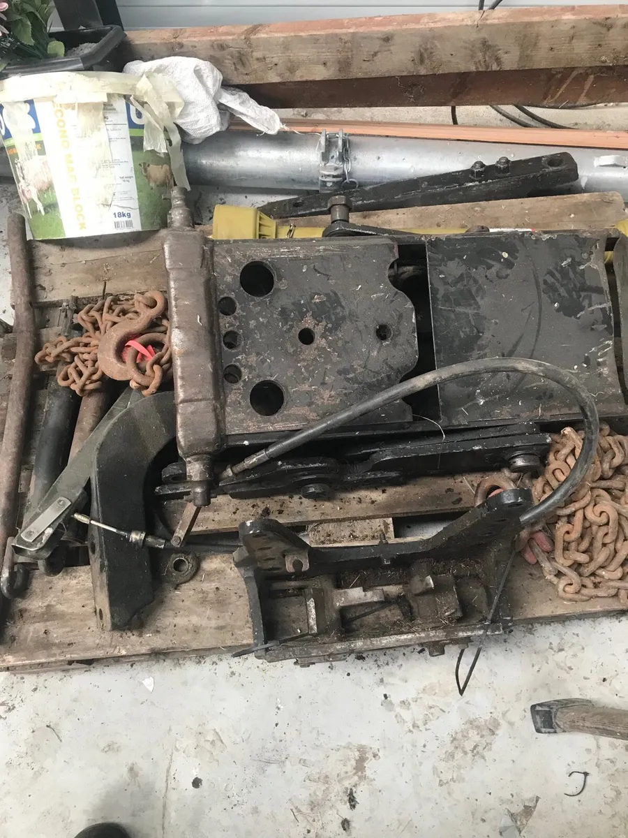Case maxxum hitch - Image 3