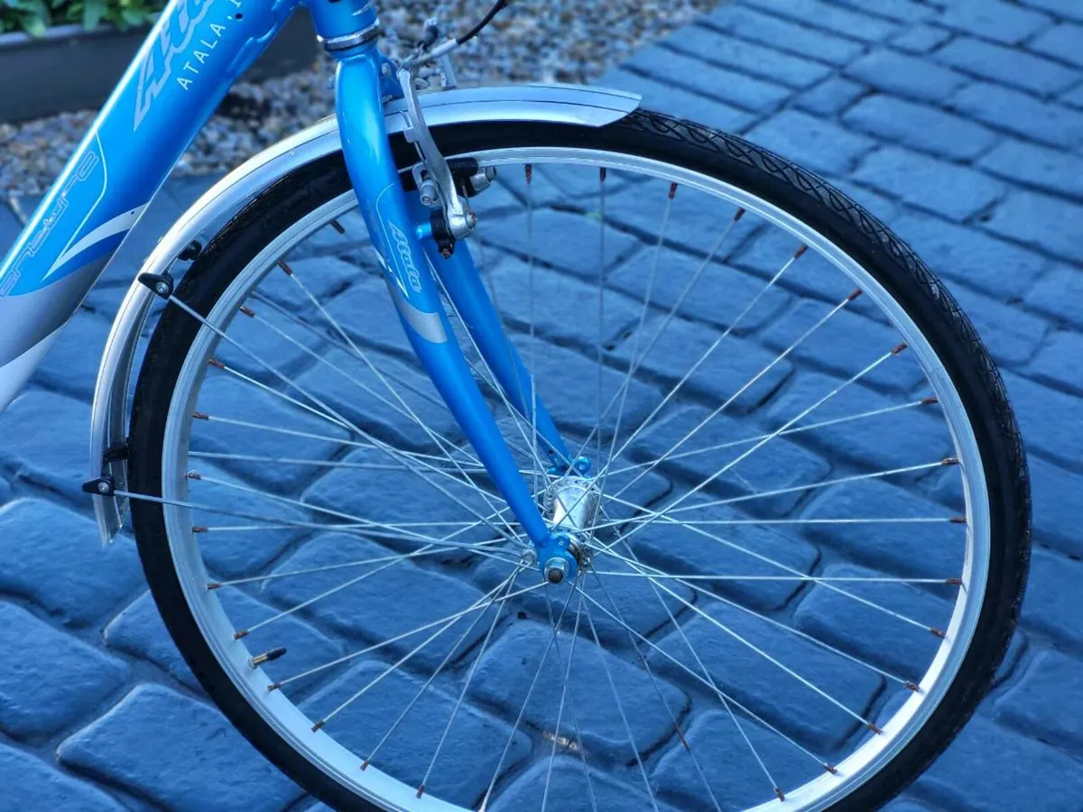 LADIES CITY BIKE N BASKET GOOD AS NEW.NO OFFERS - Image 4
