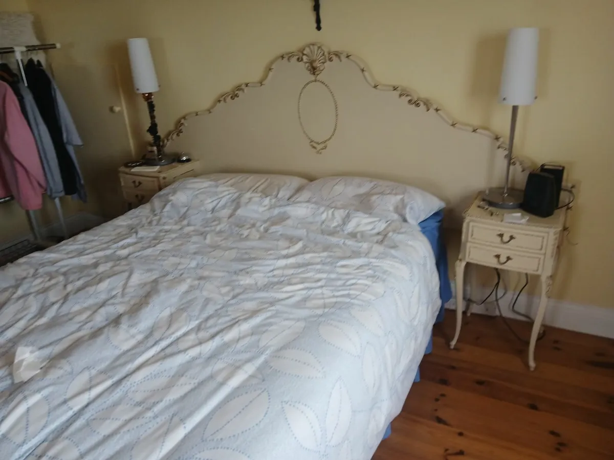 Bedroom furniture - Image 2
