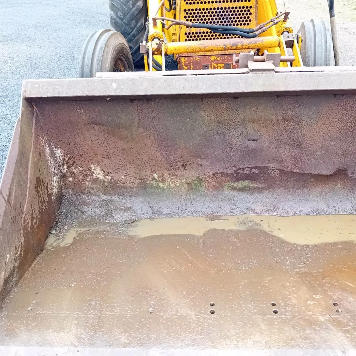 Loader bucket can also be used on 3 point linkage - Image 1