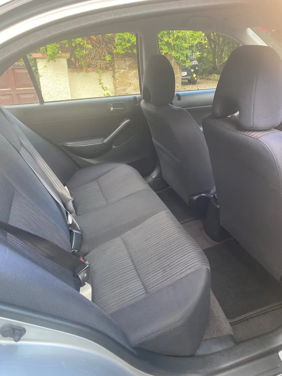 Honda Civic 2005 - Image 1