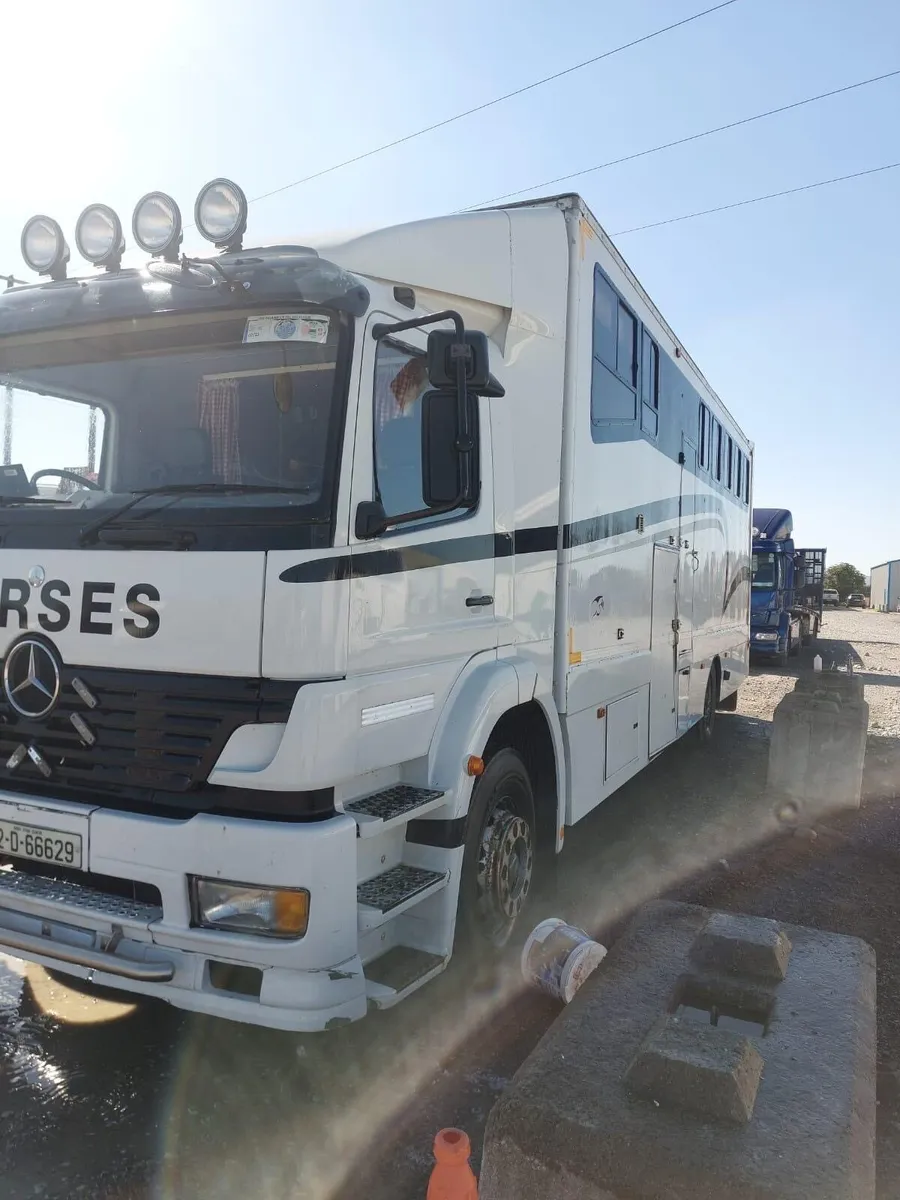 Horse lorry - Image 1