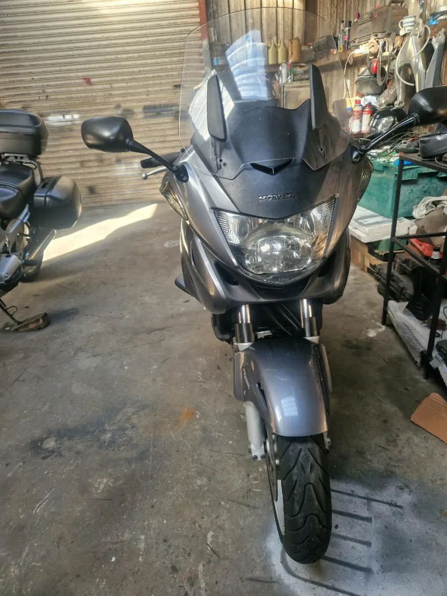 Honda Deauville 700 Mint - Image 2