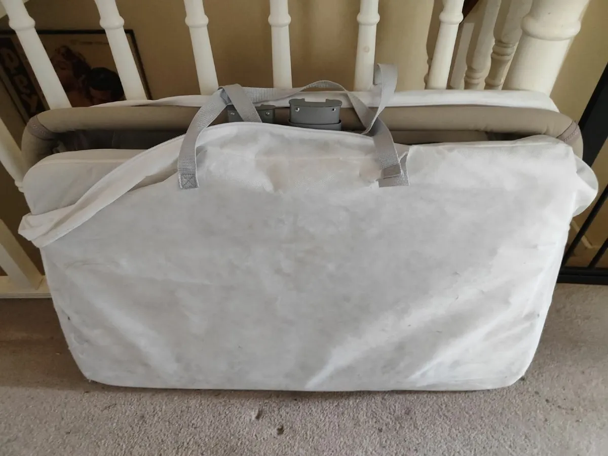Chicco Next2me co-sleeper - Image 1
