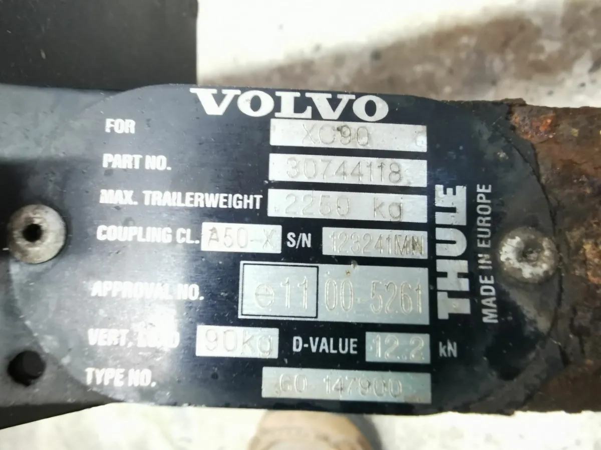 Volvo XC90 MK1 2006 genuine towbar and wiring - Image 2
