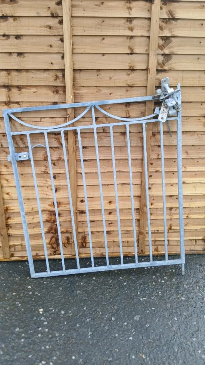 12ft solid hinged galvanised gates plus 3 ft gate - Image 2