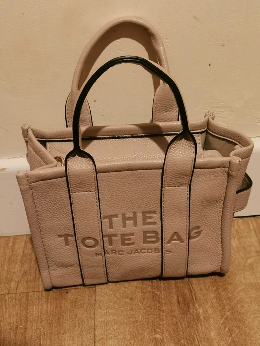 The tote bag