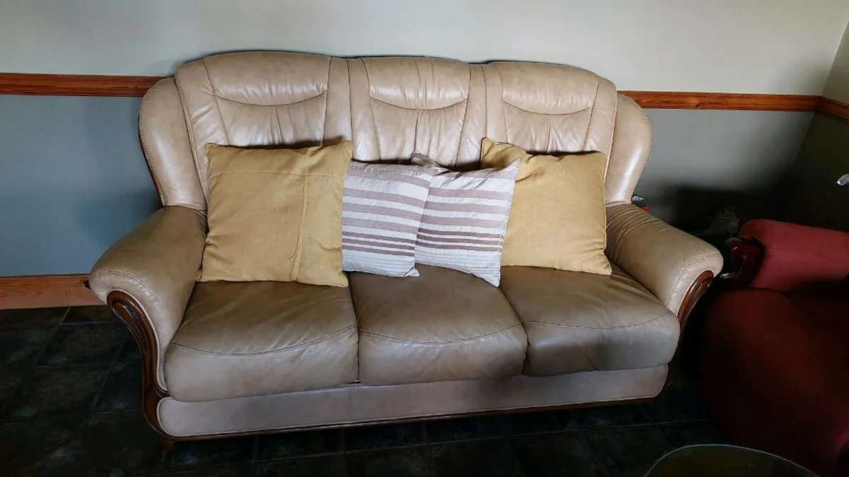 2 seater and 3 seater genuine leather sofas - Image 1