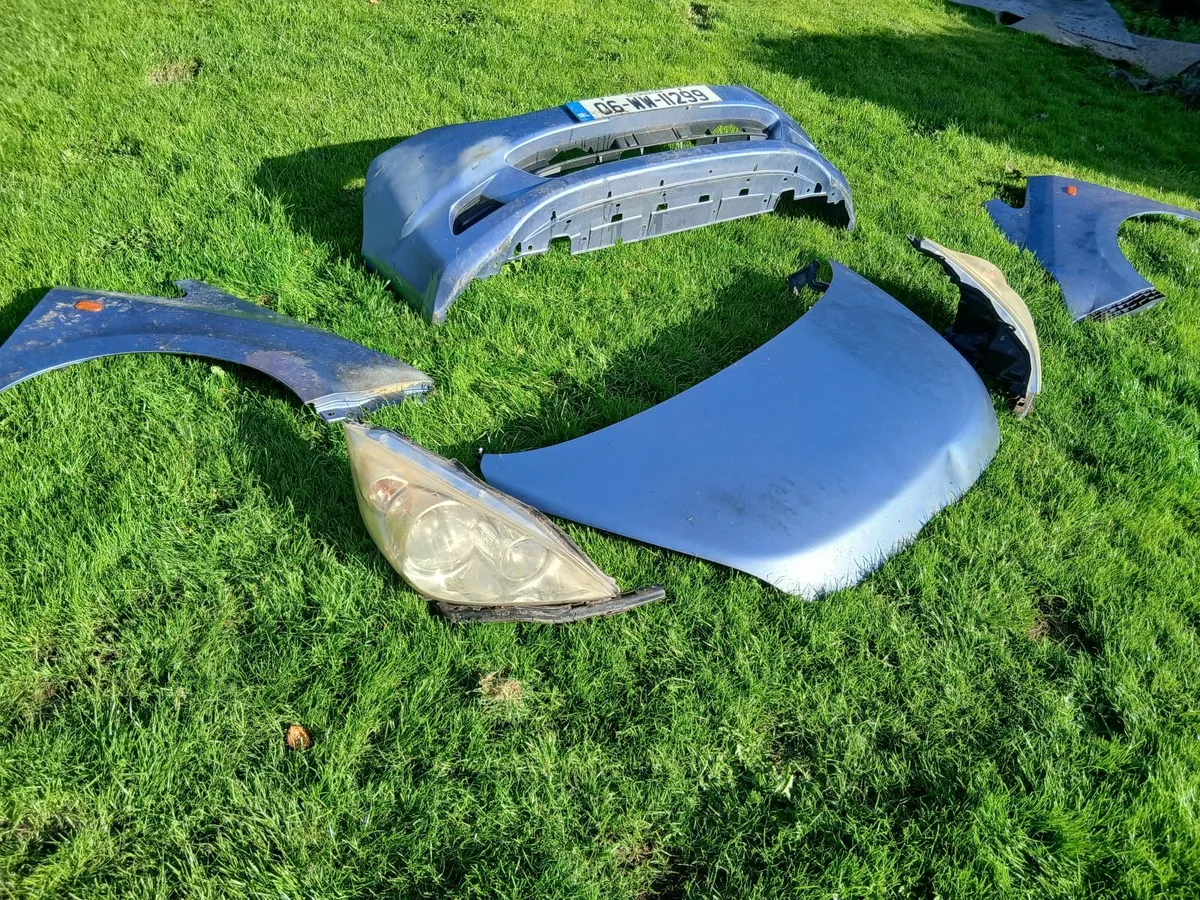 Stepwagon front parts - Image 1