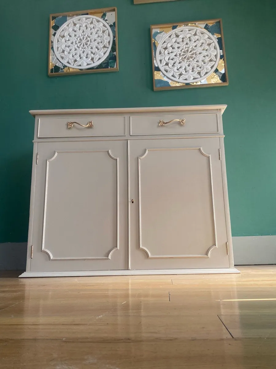 Small sideboard - Image 1