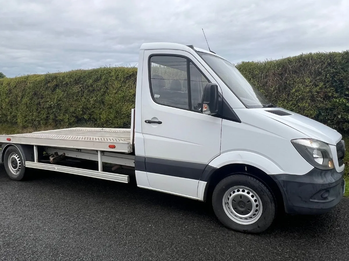 151 Mercedes-Benz Sprinter recovery truck - Image 4