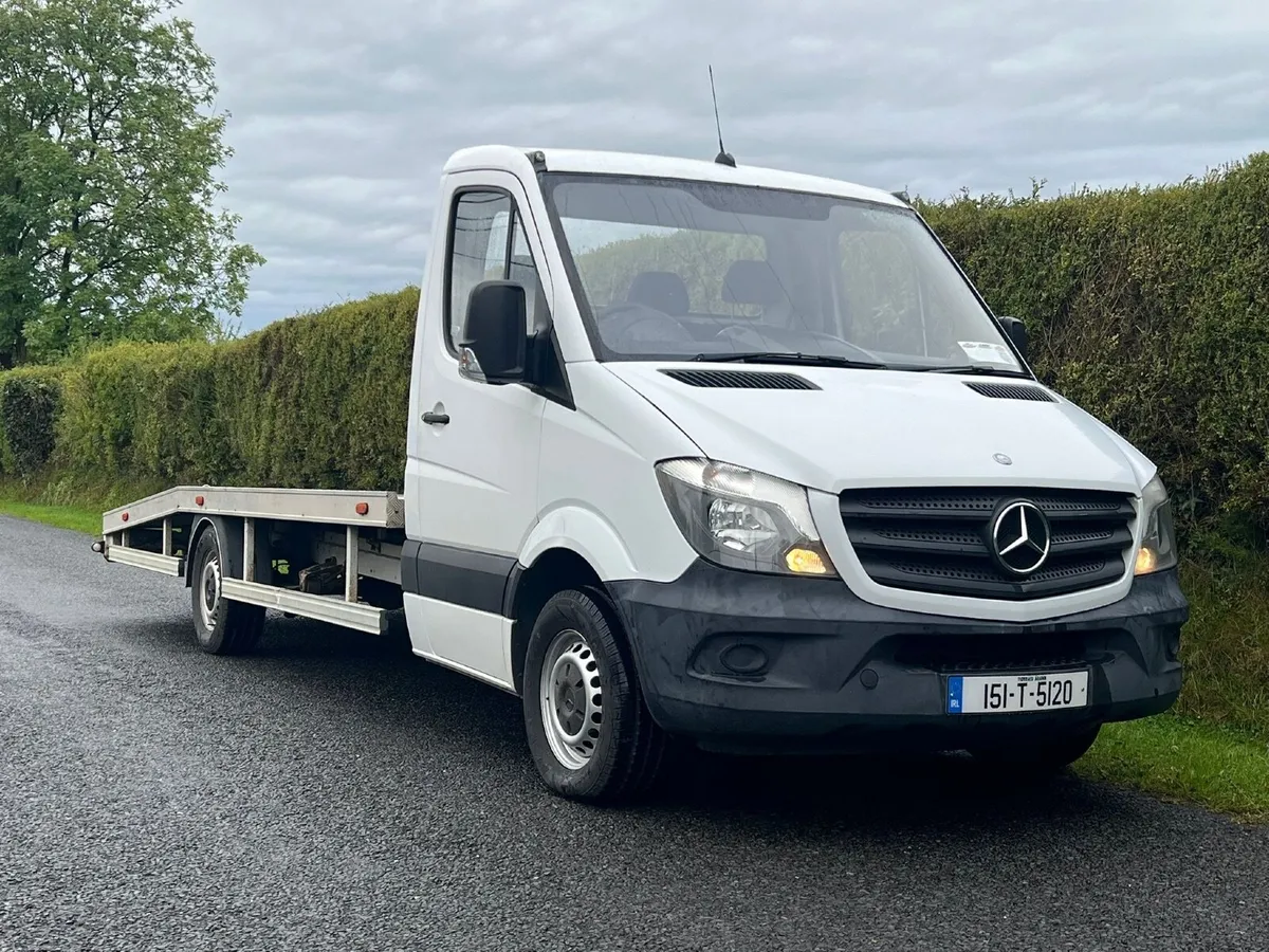 151 Mercedes-Benz Sprinter recovery truck - Image 1
