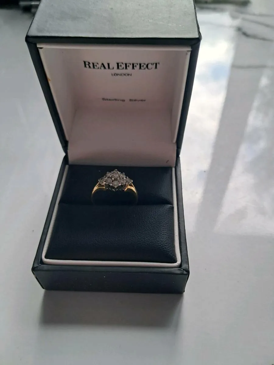 Engagement ring - Image 1