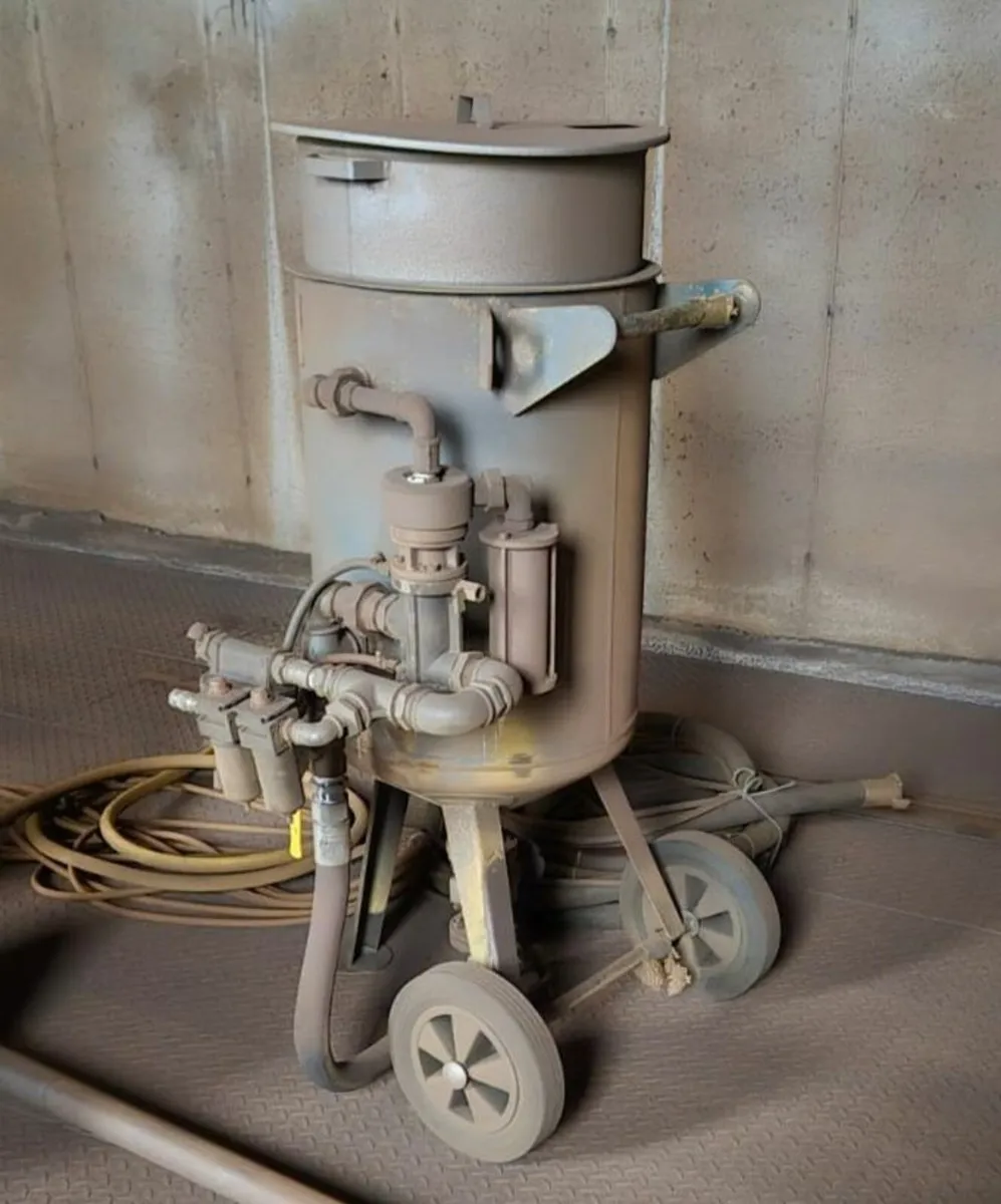 Sandblasting Pot and Recycling unit - Image 2