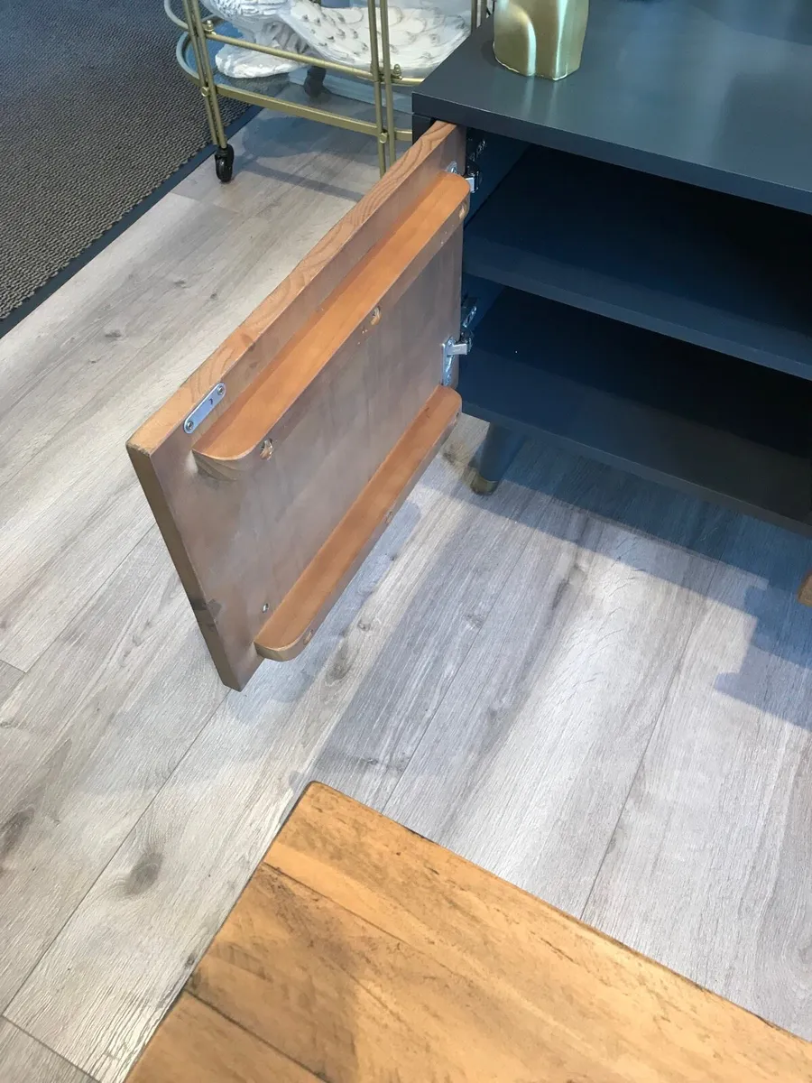 Stunning TV unit and matching table - Image 4