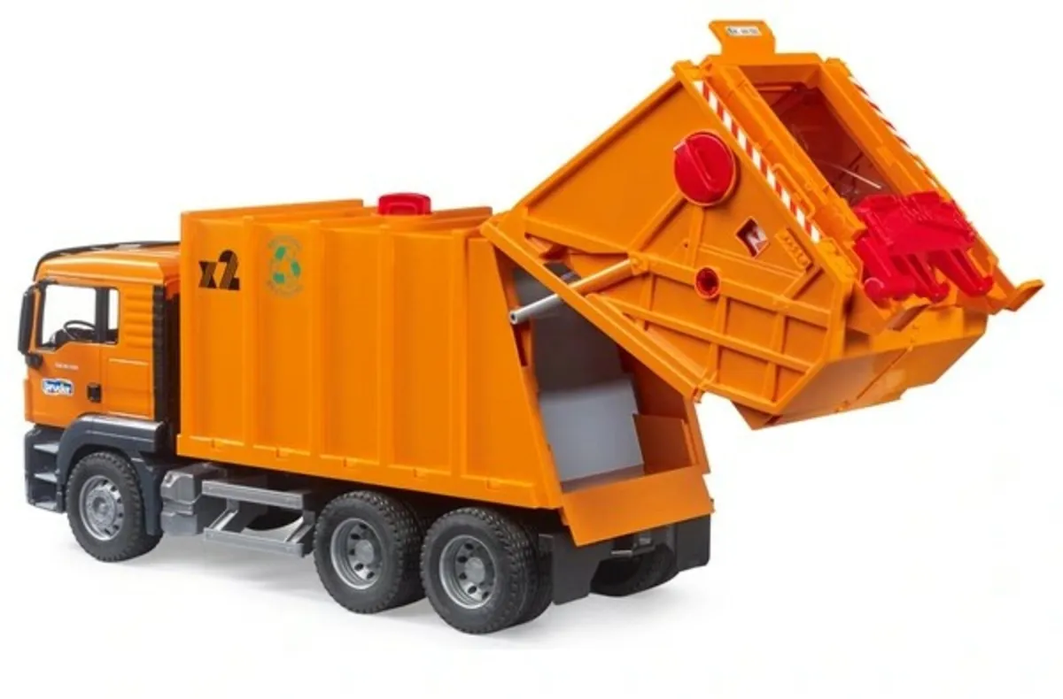 Bruder garbage truck great condition barely used