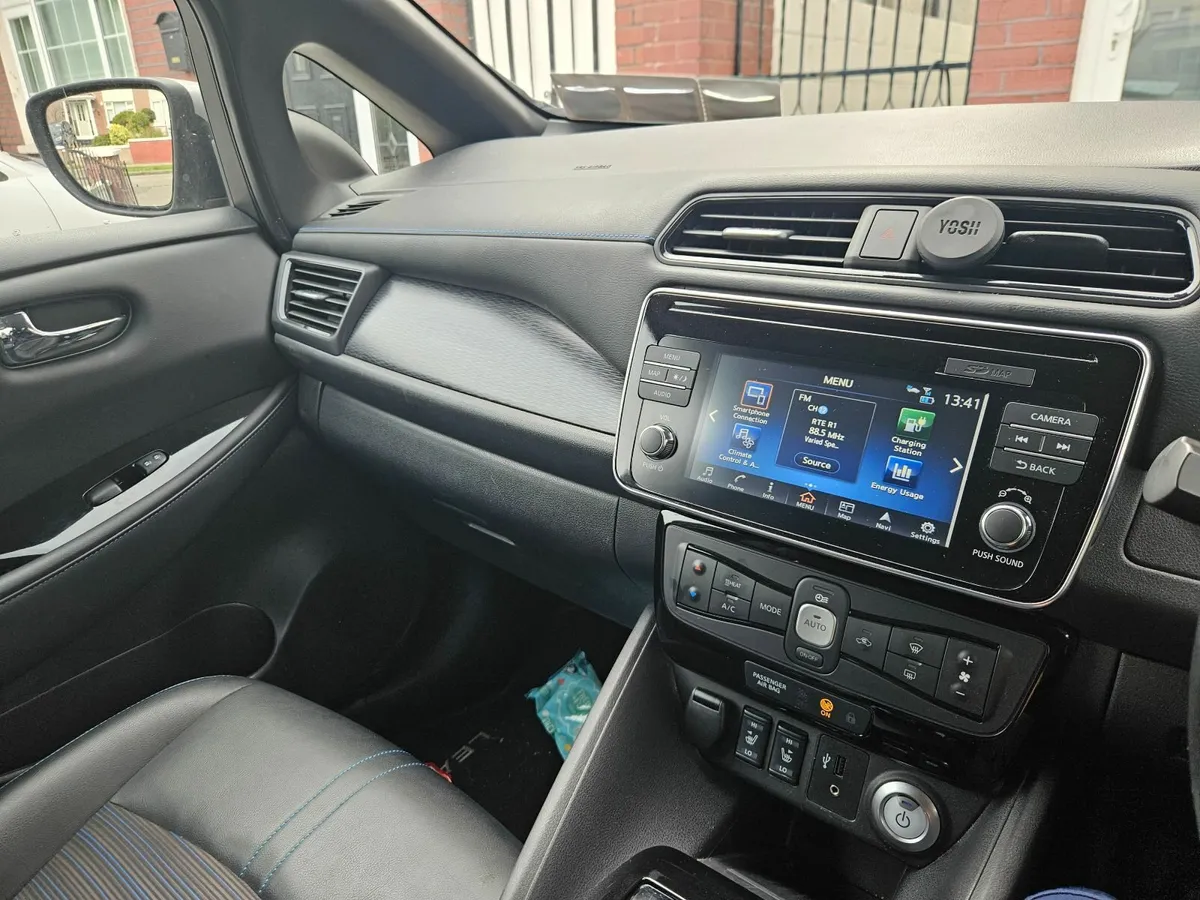 Nissan Leaf 40KW E-Connecta Nov. 2018 - Image 2