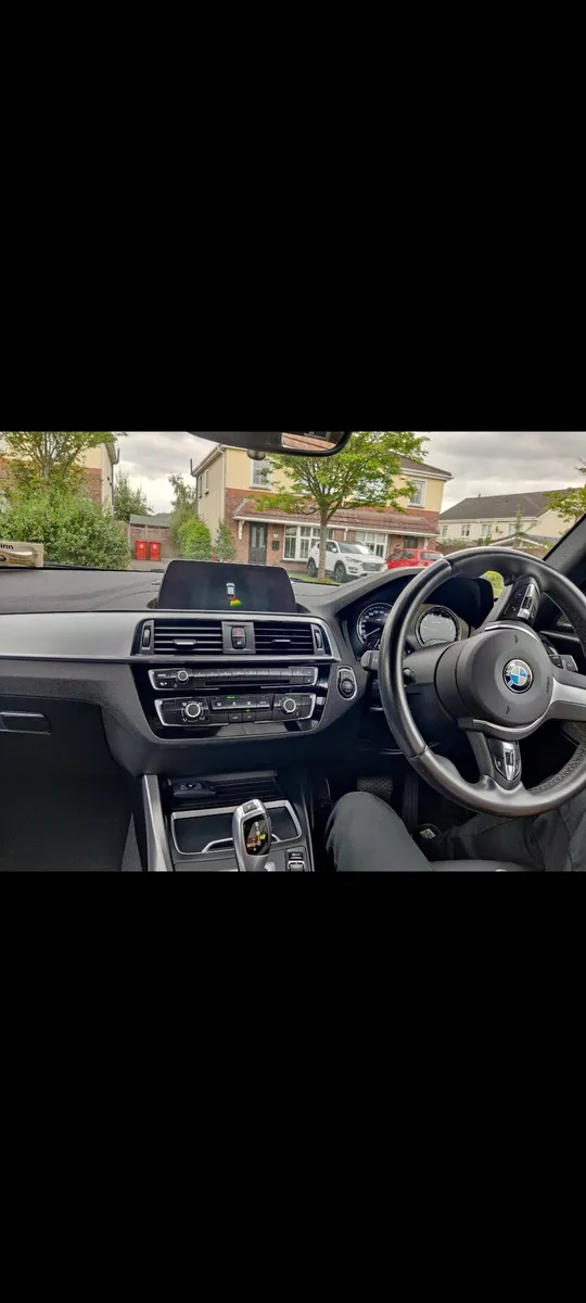 BMW 118i automatic M-SPORT SHADOW EDITION - Image 4