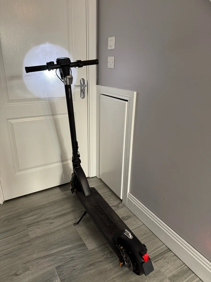 Carrera Electric Scooter - Image 3