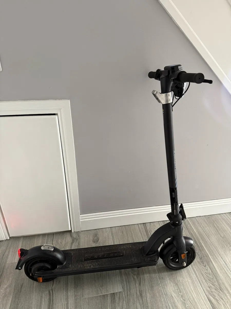 Carrera Electric Scooter - Image 4