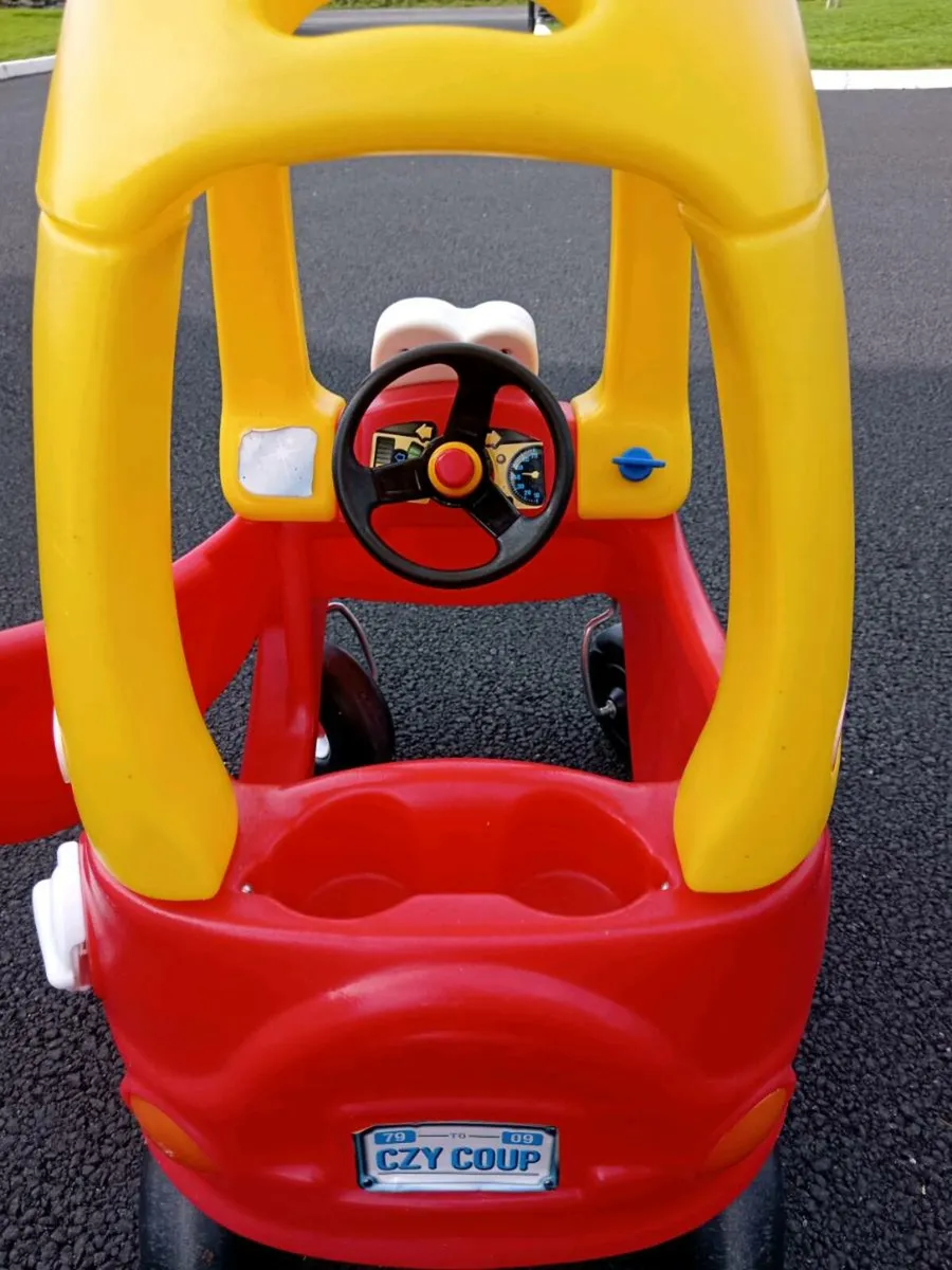Cosy coupe car - Image 3