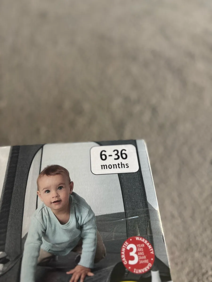 Baby play pen - Image 2