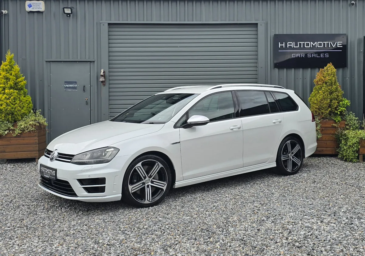 2015 VOLKSWAGEN GOLF R WAGON 4-MOTION DSG - Image 1