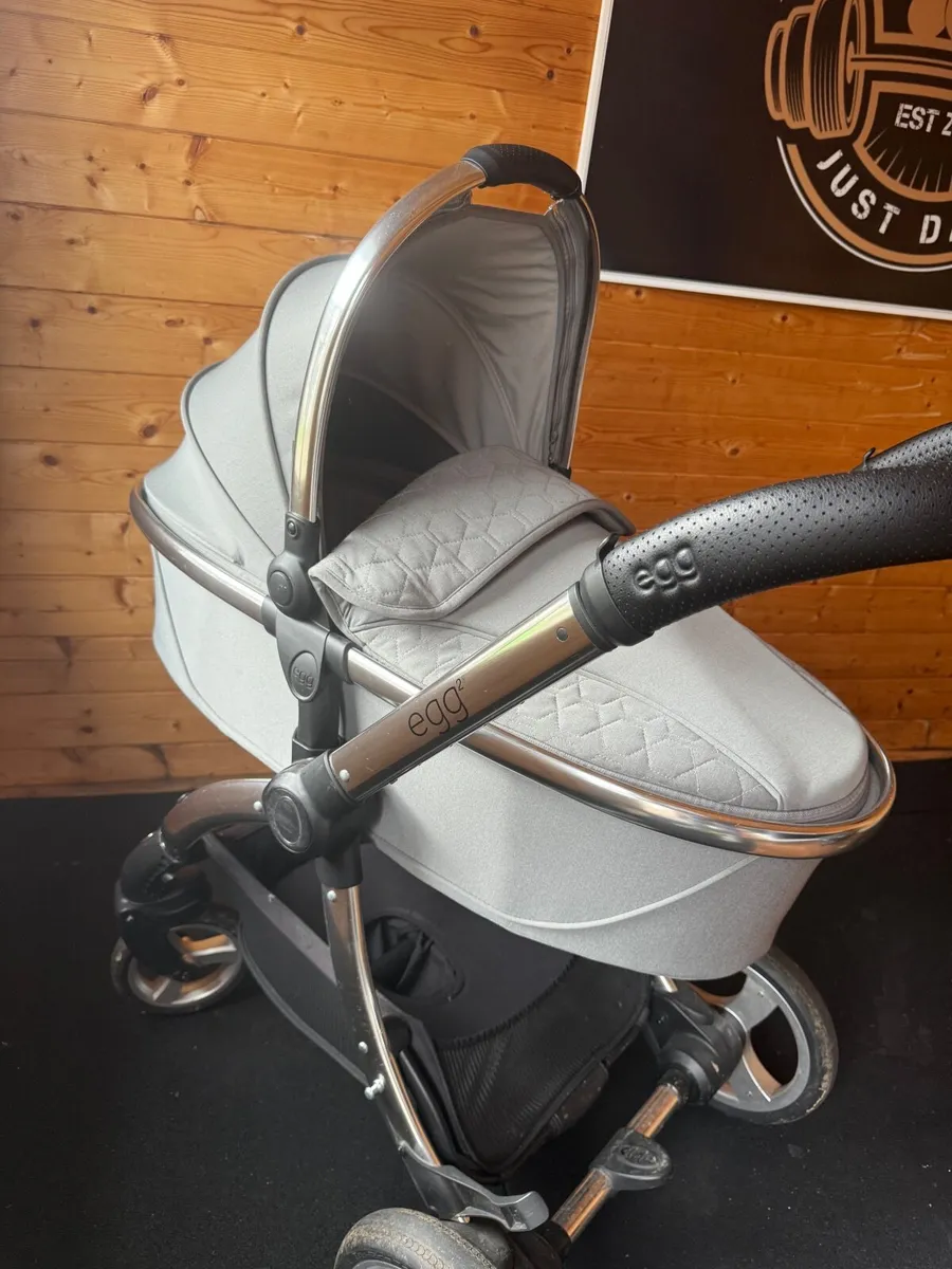 Egg 2 travel system - Image 1