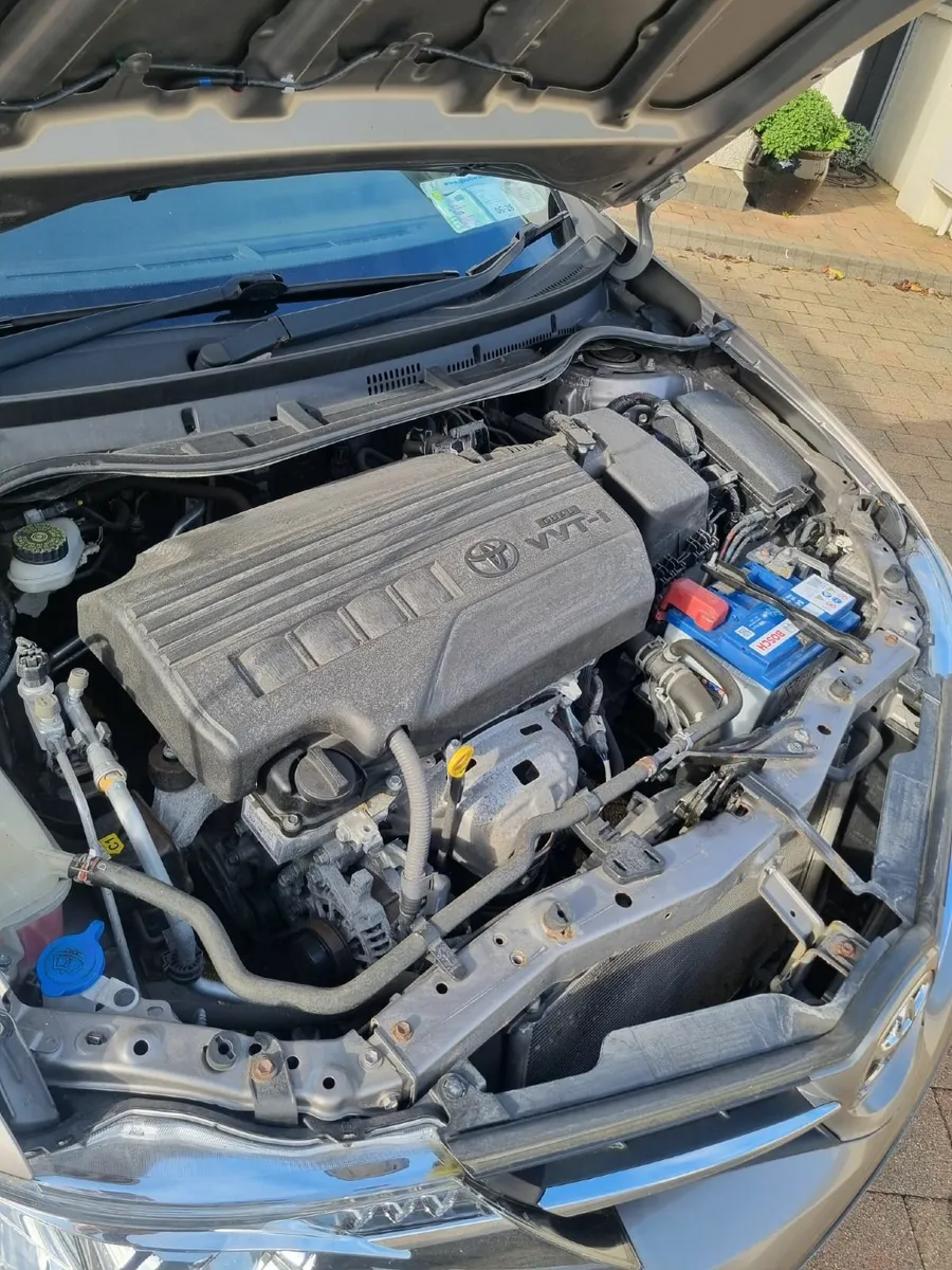 Toyota Auris 2015 - Image 4