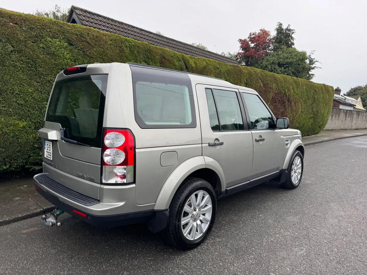 Land Rover Discovery HSE 7 seater - Image 3