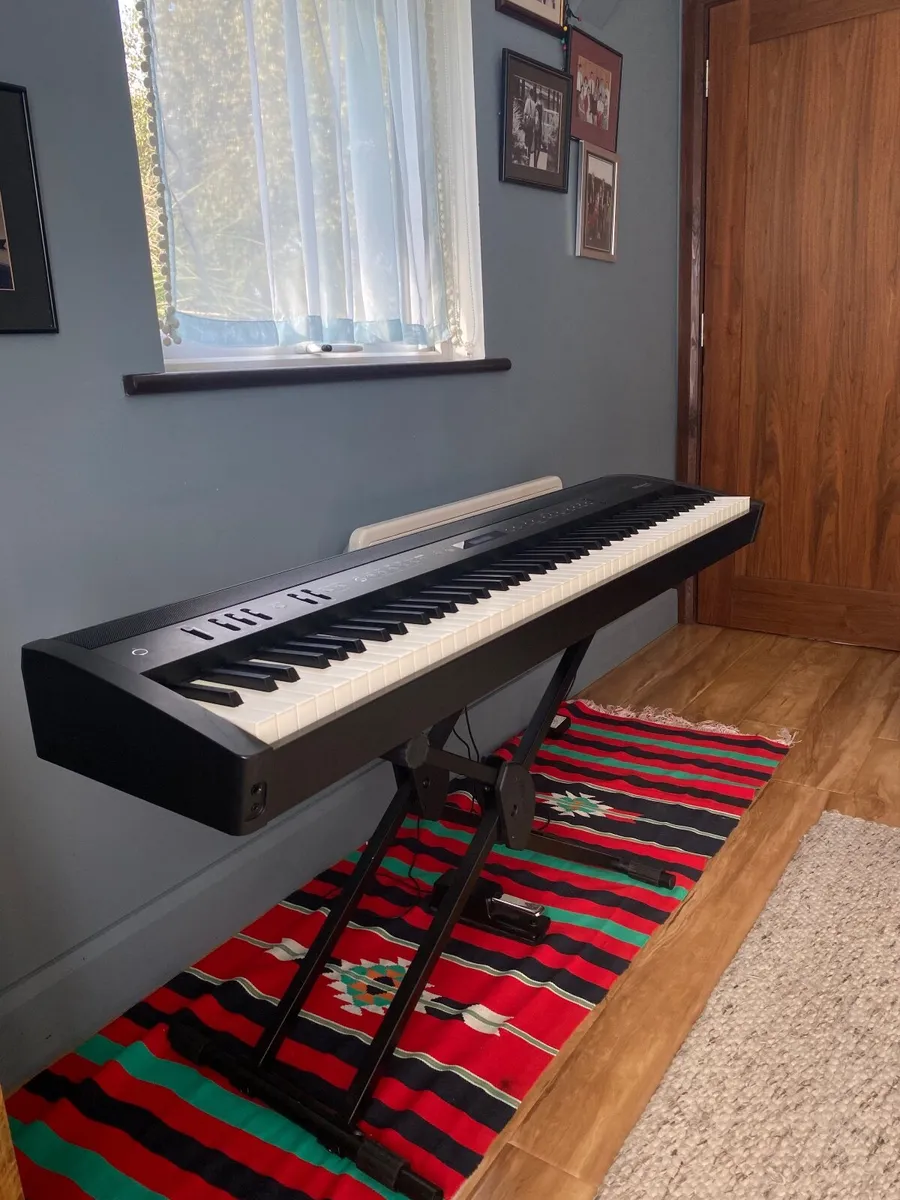 Roland FP-60X - Image 1