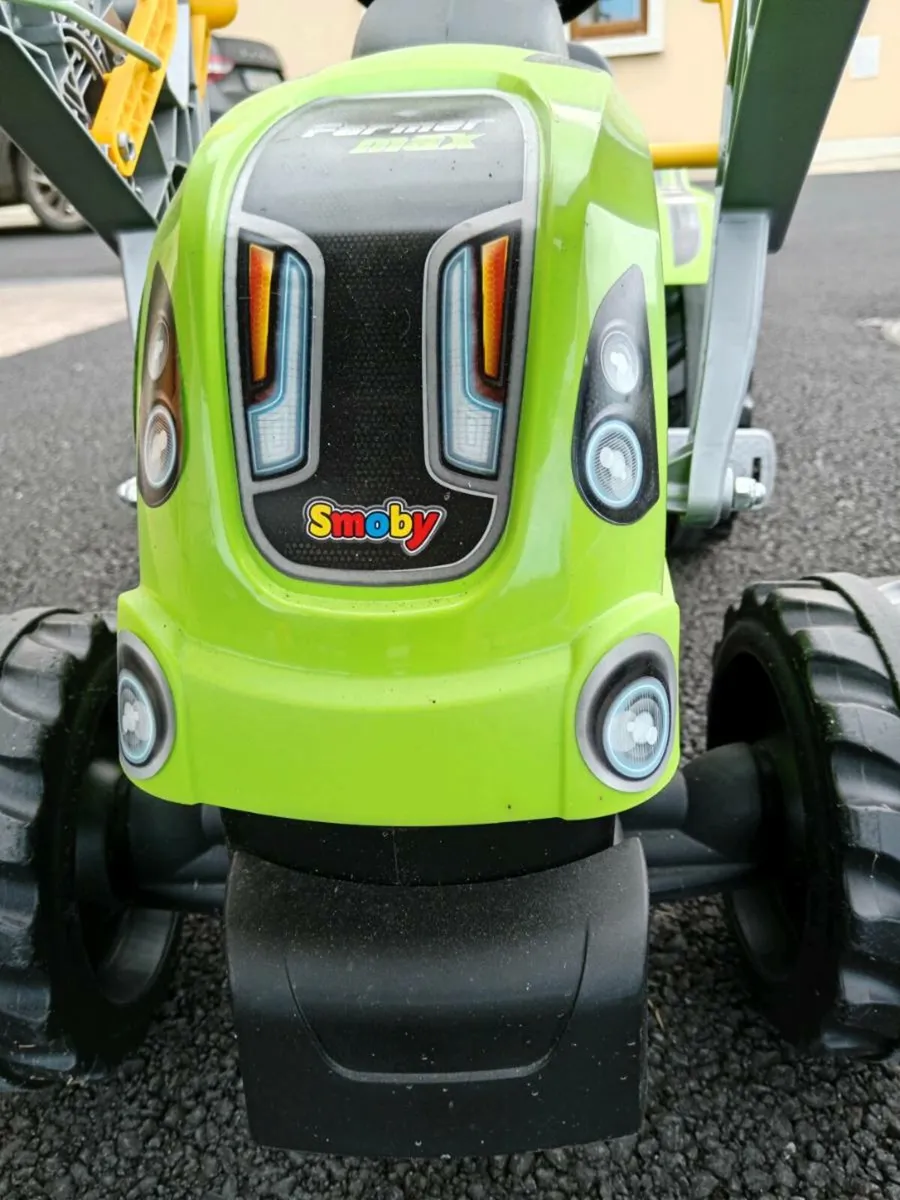 Smoby tractor and trailer - Image 1