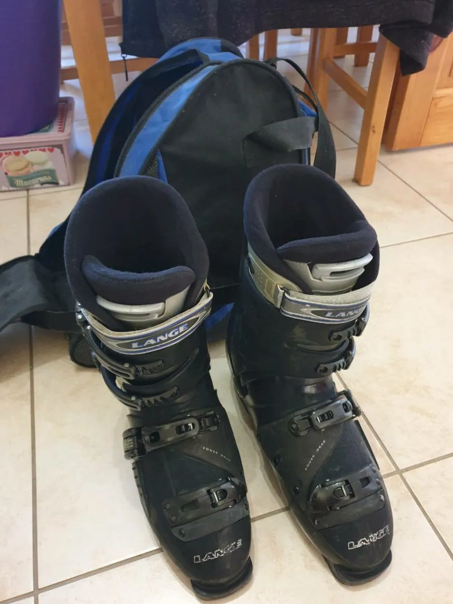 Ski boots & carry bag - Image 1