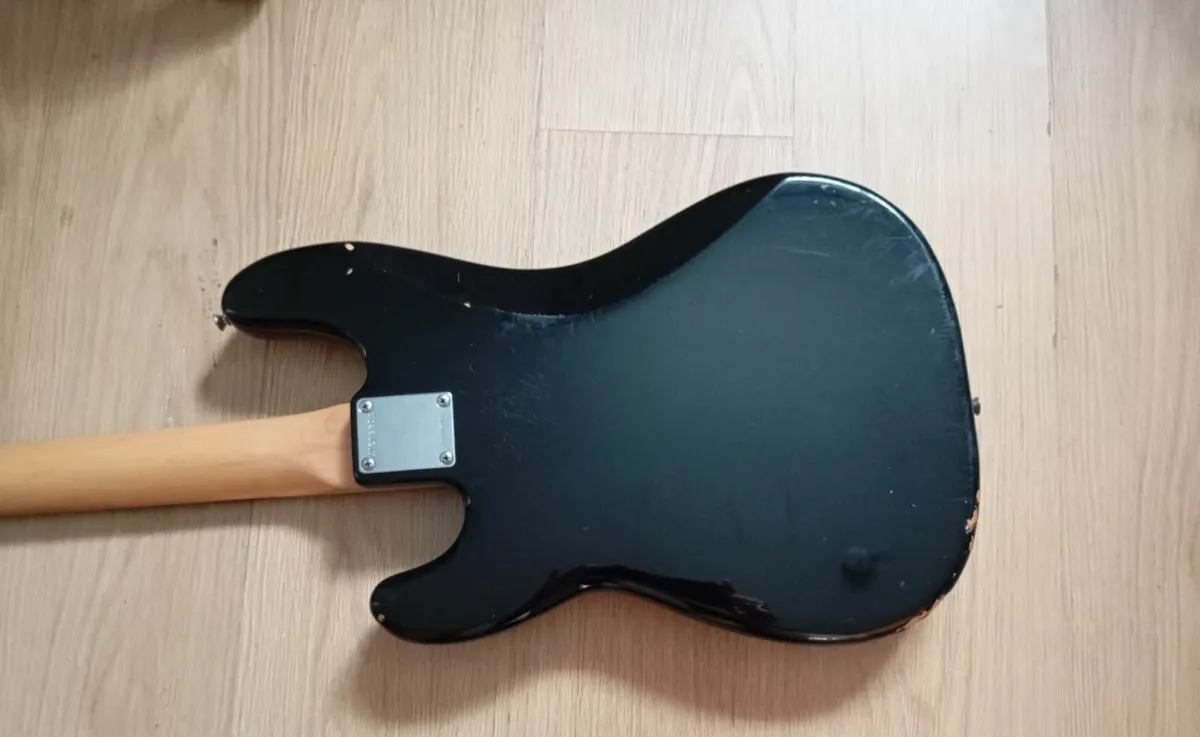 Guitar - Image 2