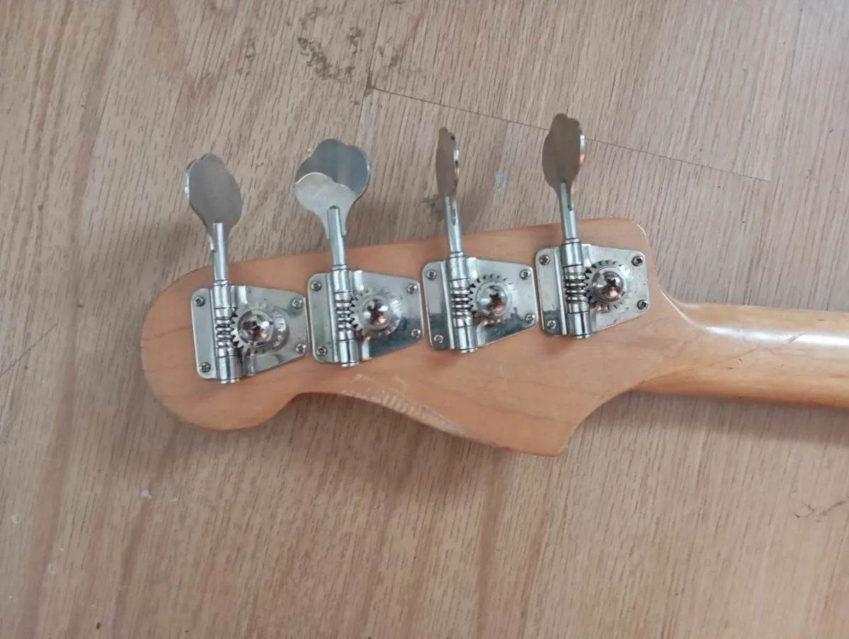 Guitar - Image 4