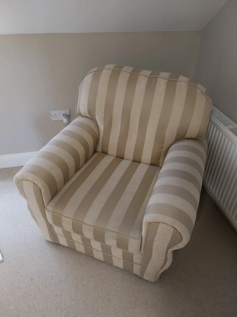 Single Arm chair - Image 1