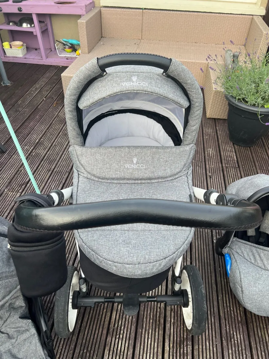 Venicci travel system - Image 3