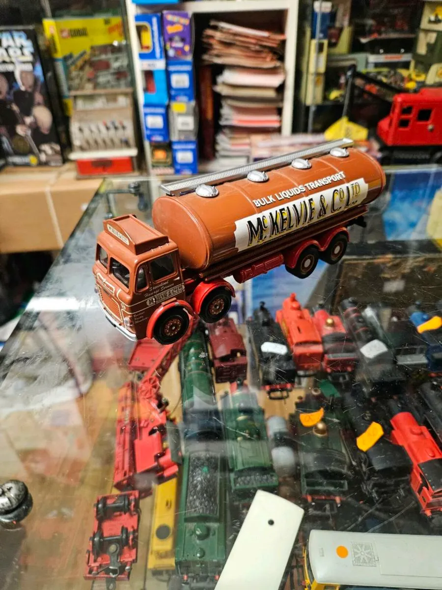 Corgi Tanker Truck 1.50 - Image 1