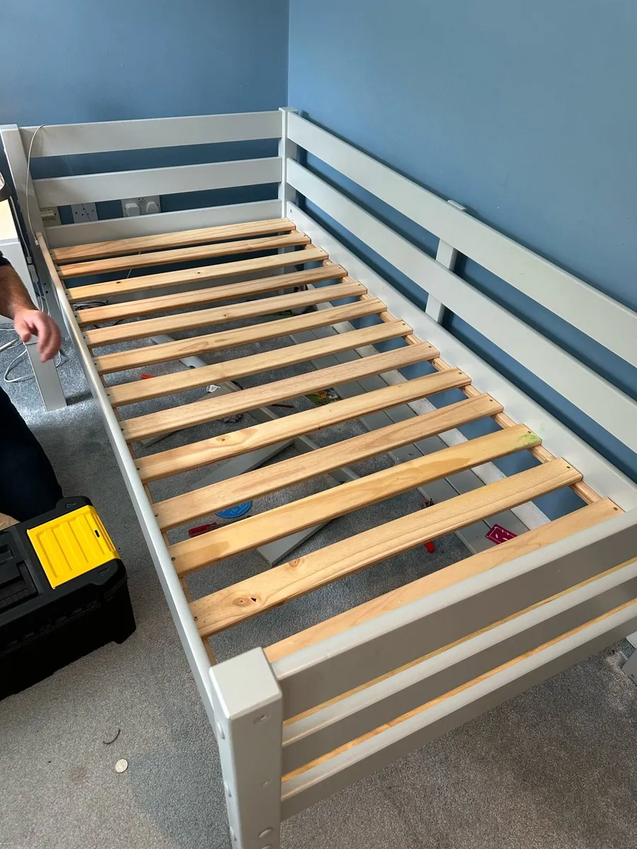 Bunk beds - Image 1