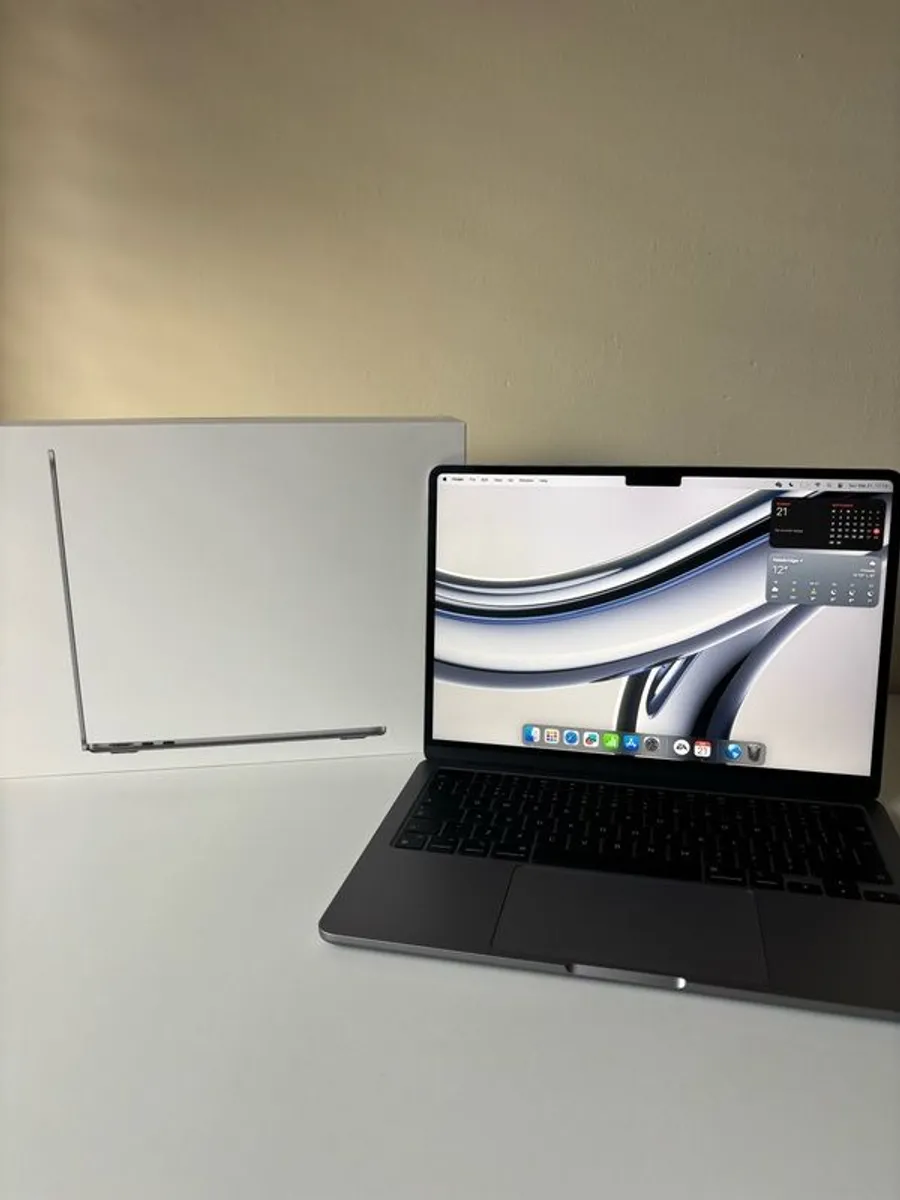 macbook - Image 1