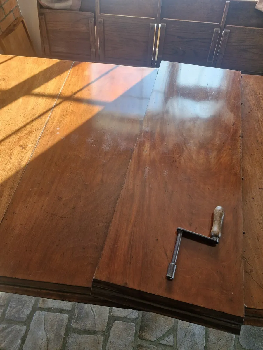 Mahogany dining table - Image 2
