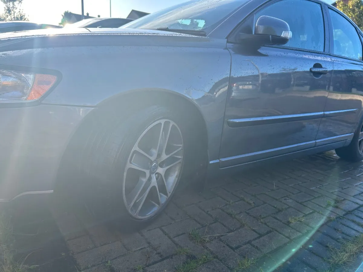 Volvo S40 1.6 diesel Nct and tax time belt done - Image 2